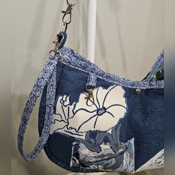 Handcrafted Blue Floral Shoulder Bag with Removable Strap - Picture 6 of 9